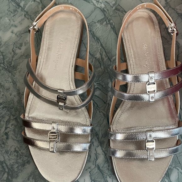 Designer sandals - Picture 6 of 8